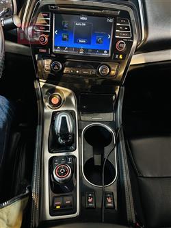 Nissan Maxima